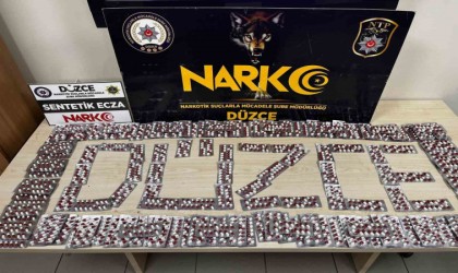 Durdurulan araçtan 2 bin 240 adet sentetik ecza maddesi çıktı