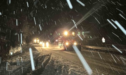 Düzcede yoğun kar yağışı devam ediyor
