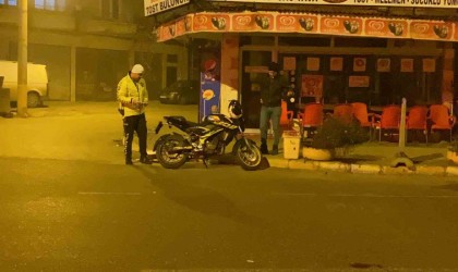 Edirnede devrilen motosikletin sürücüsü yaralandı