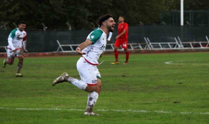 Enes Nalbantoğlu atıyor, Karşıyaka kazanıyor