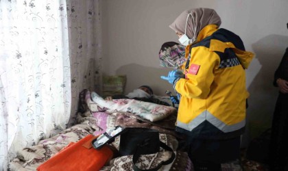 Ercişte 95 yaşındaki hasta kadın için seferberlik
