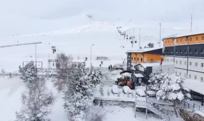 Erciyes’te kar kalınlığı 110 santimetreye ulaştı