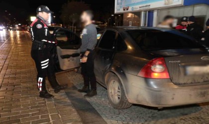 Eş zamanlı uygulamada 23 aranan şahıs yakalanarak, 130 araca cezai işlem uygulandı