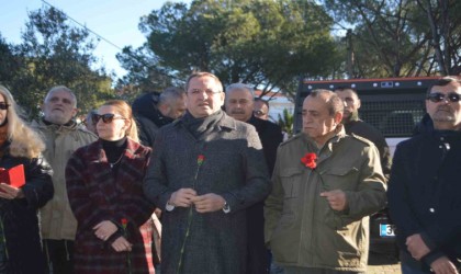 Gazeteci-Yazar Uğur Mumcu vefatının 31. yıl dönümünde Ayvalıktaki evi önünde anıldı