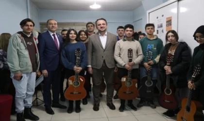 Gençlik ve Spor Bakan Yardımcısı Eminoğlu Van’da gençlerle bir araya geldi