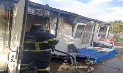 Hatayda konteyner yangını