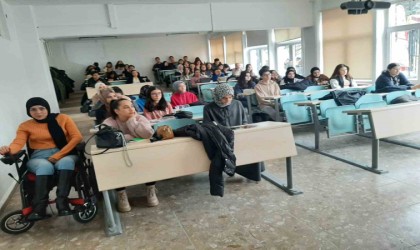 İl İnsan Hakları Kurulu üyeleri Eğitim Fakültesinde derse katıldı