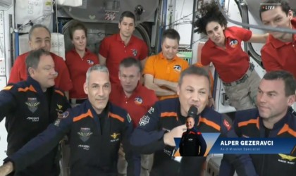 İlk Türk astronot Gezeravcıdan ISSte ilk konuşma