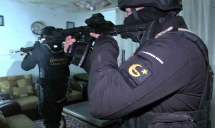 Interpol tarafından kırmızı bültenle aranan DEAŞ üyeleri Adanada yakalandı