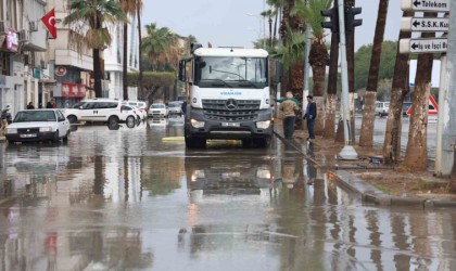 İskenderun tekrardan sular altında kaldı