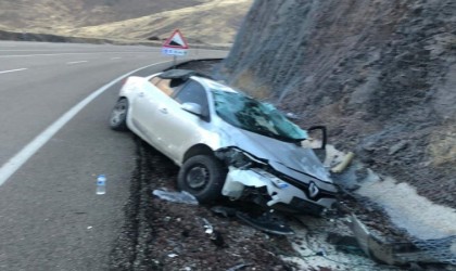 İstinat duvarına çarpan otomobil takla atıp devrildi: 6 yaralı