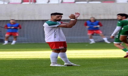 Karşıyaka’da Enes’ten özür