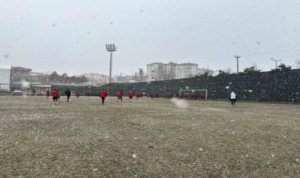 Kastamonuspor, kar altında çalışmalarını sürdürdü