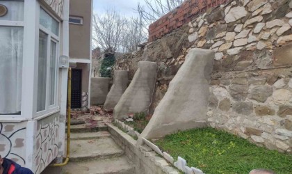 Keşanda üzerine duvar düşen kadın hayatını kaybetti