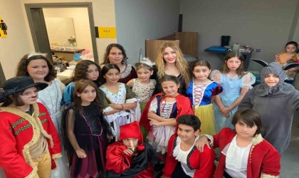 Konyaaltında yetişkinler bale yapacak