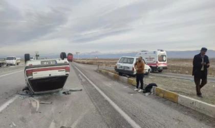 Konya’da iki otomobil çarpıştı: 8 yaralı