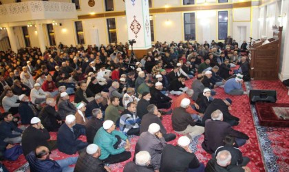 Kumlucada yılbaşı akşamı Kuran ziyafeti ve şehitlere dua gecesi düzenlendi