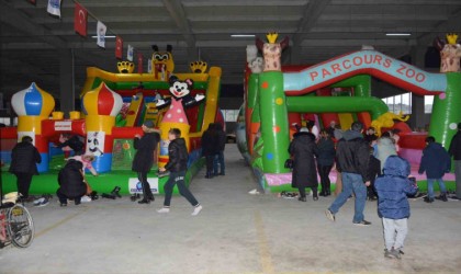 Lapsekide ara tatil çocuk şenliği başladı