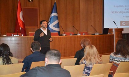 Lisansüstü Eğitim Enstitüsünde Sosyal Bilimlerde Veri Toplama Araçları: Sık Karşılaşılan Kavram Yanılgıları konuşuldu