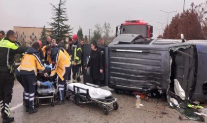 Manisada feci kaza: 1i ağır 5 yaralı