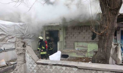 Metruk ikamette çıkan yangın söndürüldü