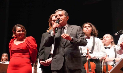 Muhteşem çocuklar yeni yıl konseriyle mest etti