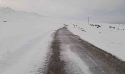 Muradiyede yol açma çalışması
