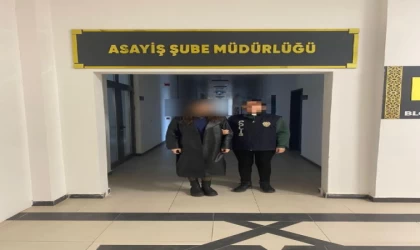 Müstehcen yayın yapan kadın serbest