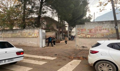 Okulda çıkan yangın paniğe neden oldu