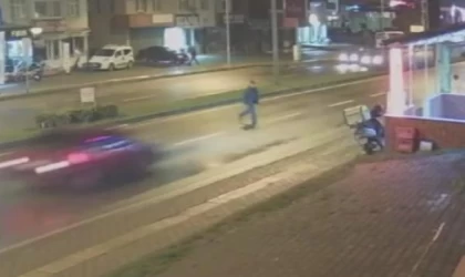 Otomobilin çarptığı yaya öldü, kaza anı kamerada (2)