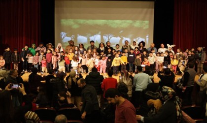 Prenses Eftalya isimli müzikli çocuk oyunu, Hezar Dinari Kültür Merkezinde sahnelendi