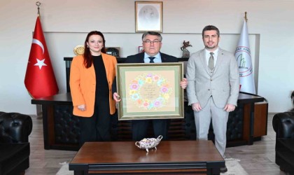 Rektör Özölçerden Gümüş ve Yıldırıma teşekkür belgesi