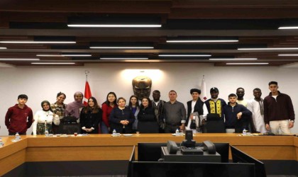 Rektör Prof. Dr. Adnan Özcan, ESTÖMER öğrencileriyle kahvaltıda bir araya geldi