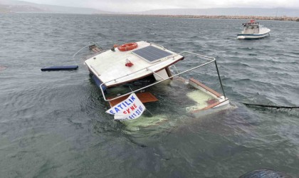 Sahibinin gözleri önünde sulara gömüldü