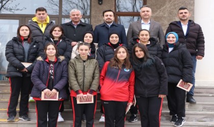 Şampiyonlardan Kaymakam Erdeme ziyaret