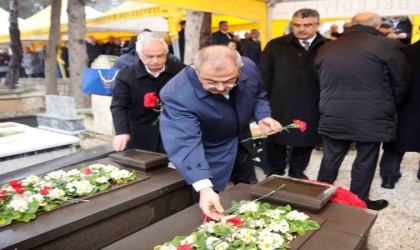 SANKOnun kurucusu Sani Konukoğlu, mezarı başında anıldı