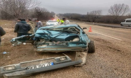 Şarampole devrilen Tofaş hurdaya döndü: 1 yaralı