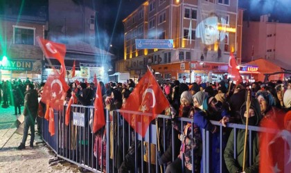 Sarıkamışta binlerce kişi şehitler için yürüdü