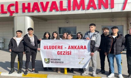 Sosyal medyadan geziye gitmek istediklerini bildiren öğrenciler, Ankaraya gönderildi