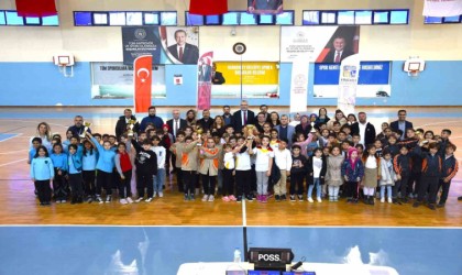 Spor kenti Karacabeyde Geleneksel Çocuk Oyunları gerçekleşti