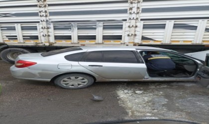 Tır ile otomobil çarpıştı: 2 yaralı