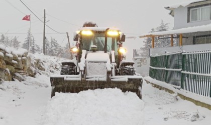 Torosların yüksek kesimlerinde karla kapanan yollar ulaşıma açılıyor
