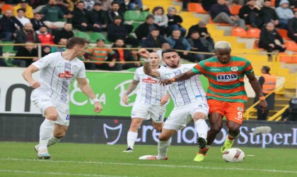 Trendyol Süper Lig: Alanyaspor: 0 - Rizespor: 0 (İlk yarı)