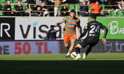Trendyol Süper Lig: Alanyaspor: 0 - Pendikspor: 0 (İlk yarı)