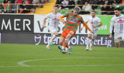 Trendyol Süper Lig: Alanyaspor: 2 - Çaykur Rizespor: 1 (Maç sonucu)