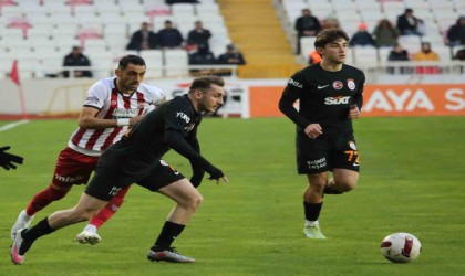 Trendyol Süper Lig: Sivasspor: 0 - Galatasaray: 0 (Maç devam ediyor)
