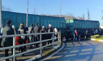 Trenin ayrılan vagonları paniğe neden oldu