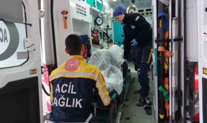 Üzerine 6. kattan halı düşen 17 yaşındaki kız hastanelik oldu