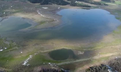 Uzunhızırlı Göleti su tuttu, göçmen kuşlar geri geldi