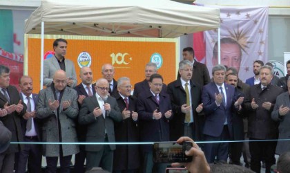 Vali Çiçek: “Spor, gençlerimizi zehirlemek isteyenlere inat elimizi taşın altına koymamız gereken bir alan”